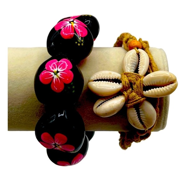 Handmade Beaded Necklace With Yellow Flower Accents - Tropical Hippie Perfection - Picture 10 of 10